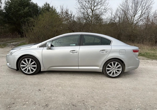 Toyota Avensis cena 27000 przebieg: 223470, rok produkcji 2009 z Łomianki małe 326